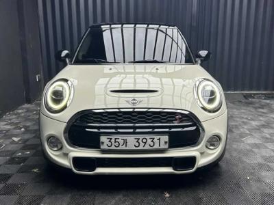 2019 MINI Cooper