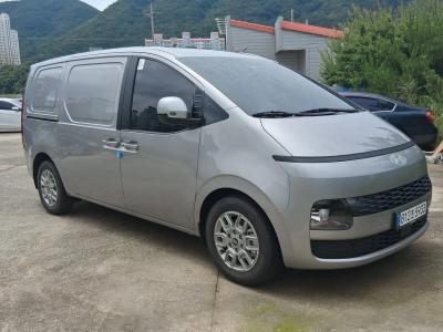 2026 Hyundai Staria