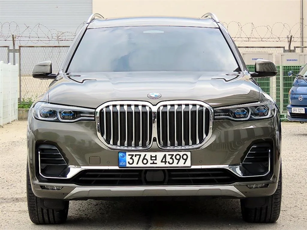 2022 BMW X7