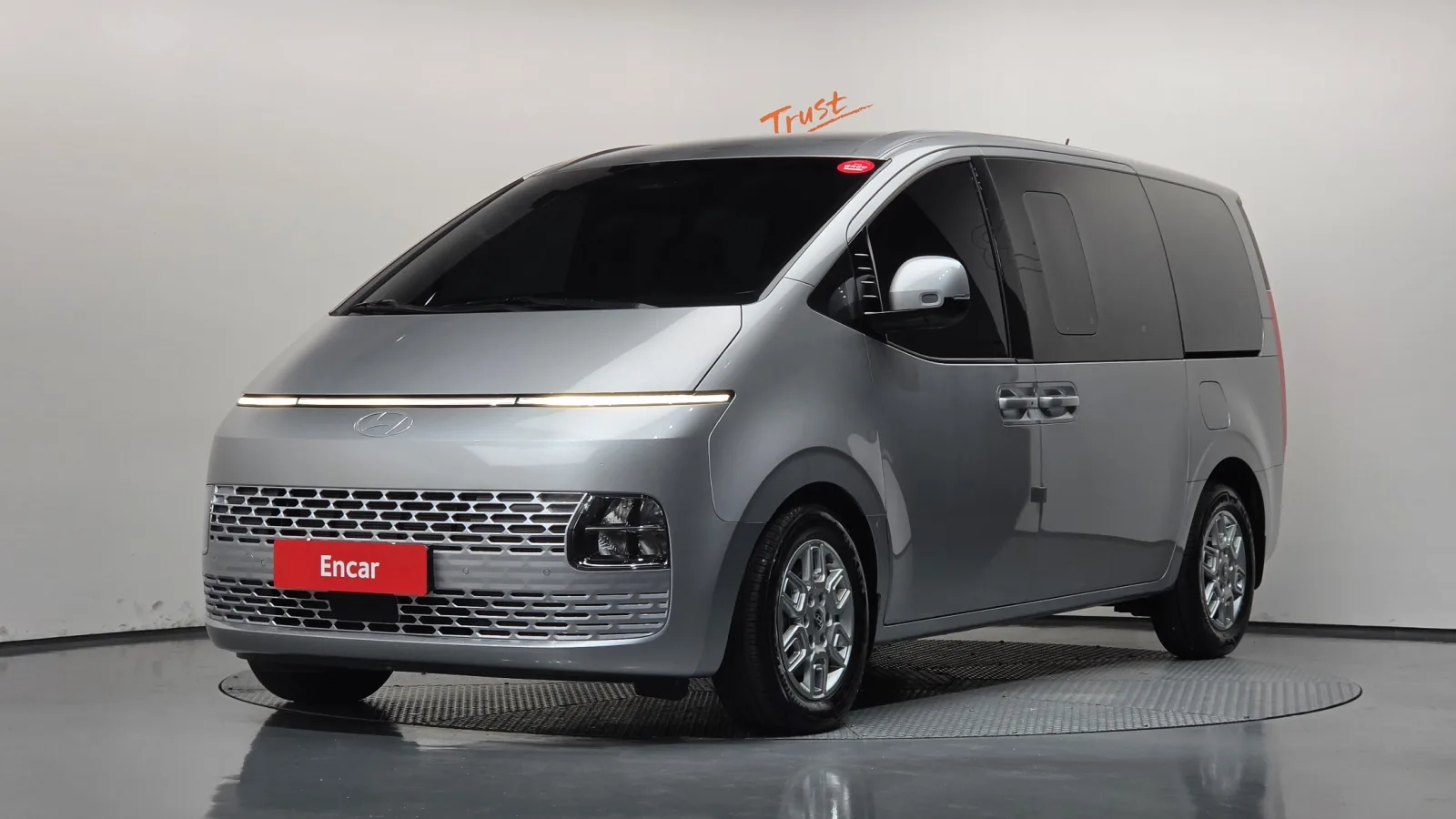 2025 Hyundai Staria