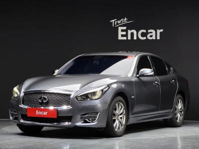 2015 Infiniti Q70