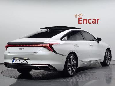 2023 Kia K8