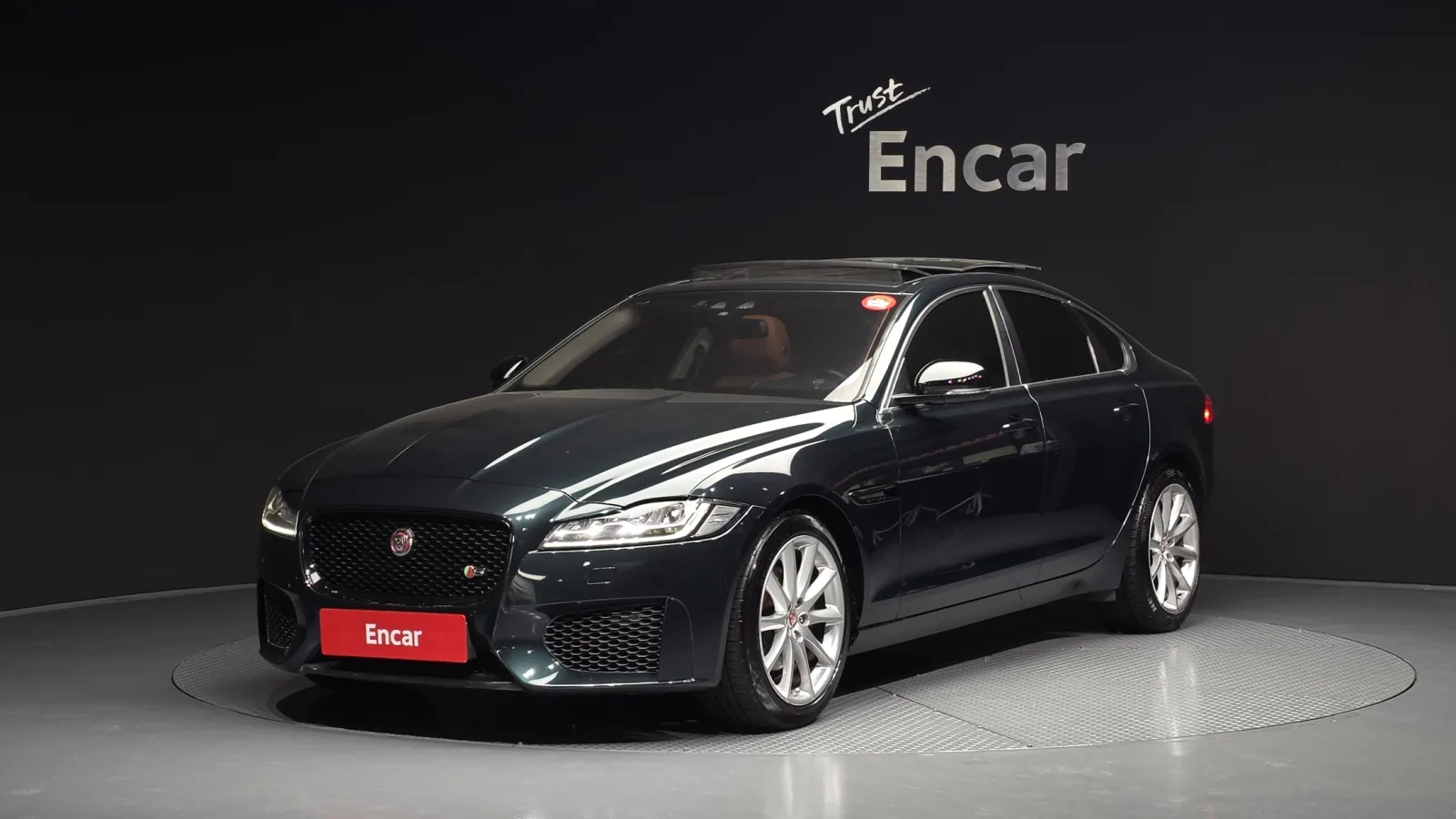 2017 Jaguar XF