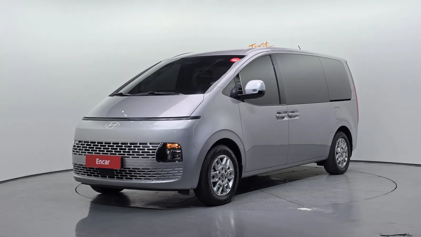 2025 Hyundai Staria