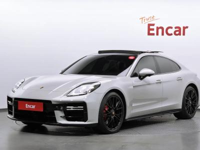 2025 Porsche Panamera