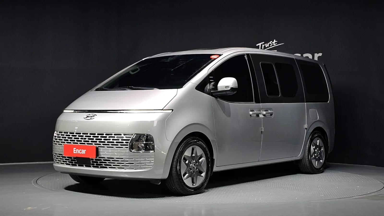 2024 Hyundai Staria