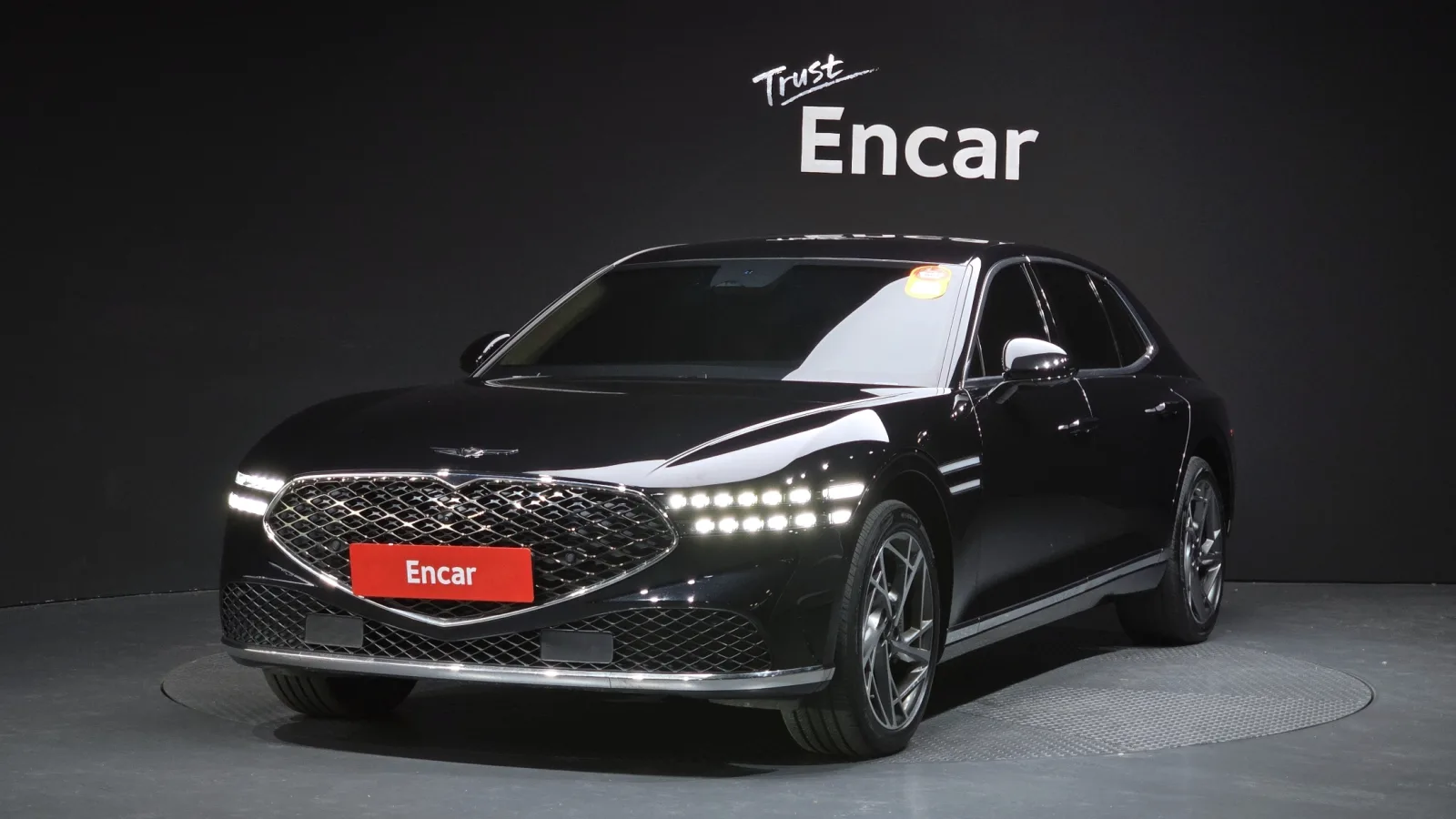 2023 Genesis G90