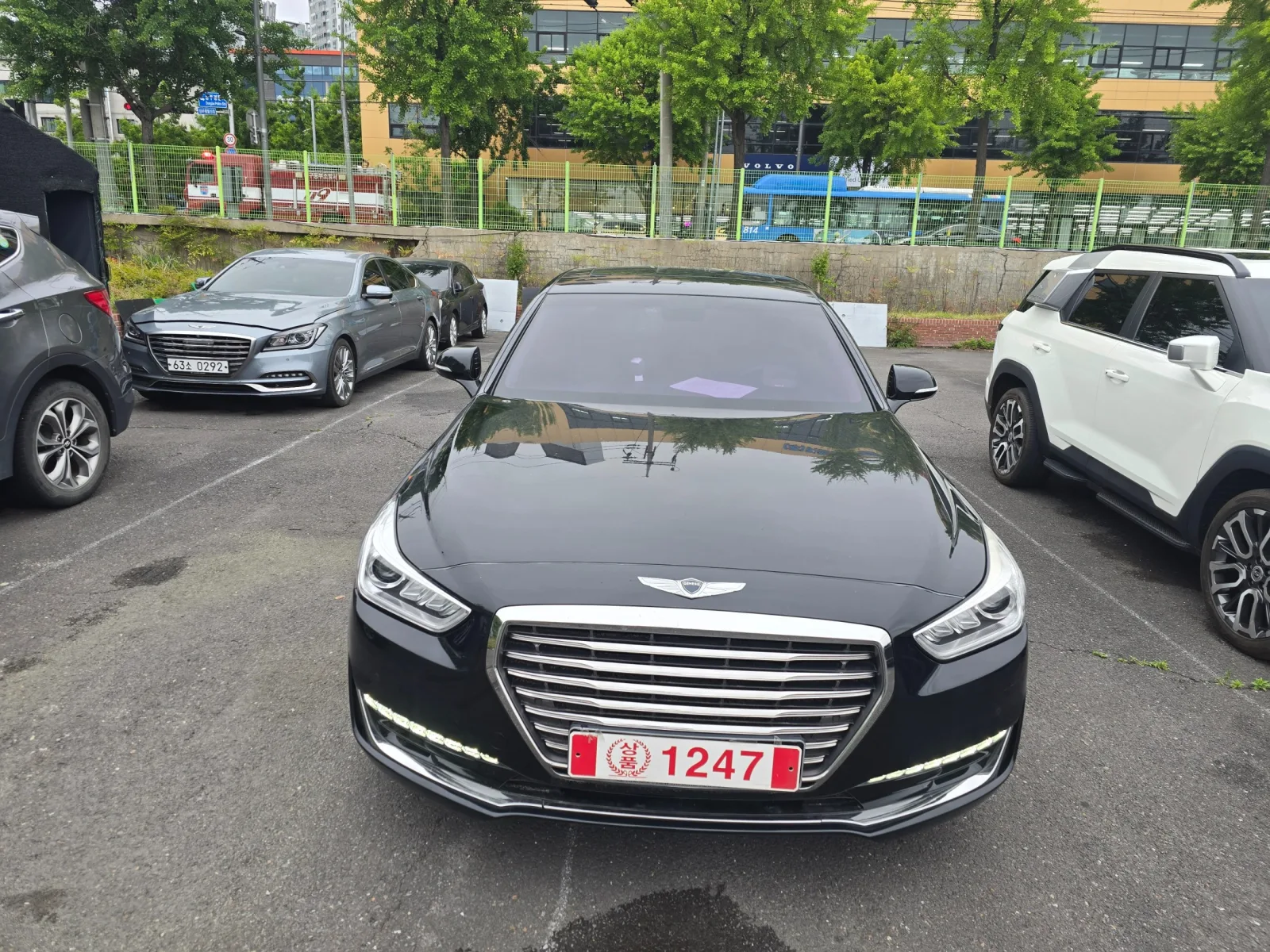 2016 Genesis EQ900
