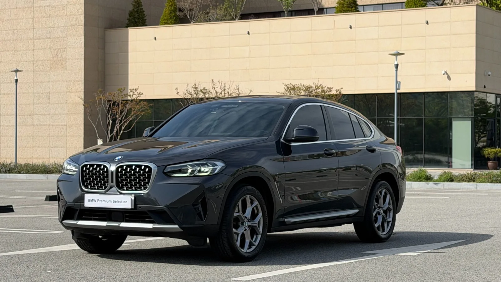 2022 BMW X4