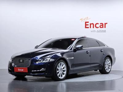 2016 Jaguar XJ