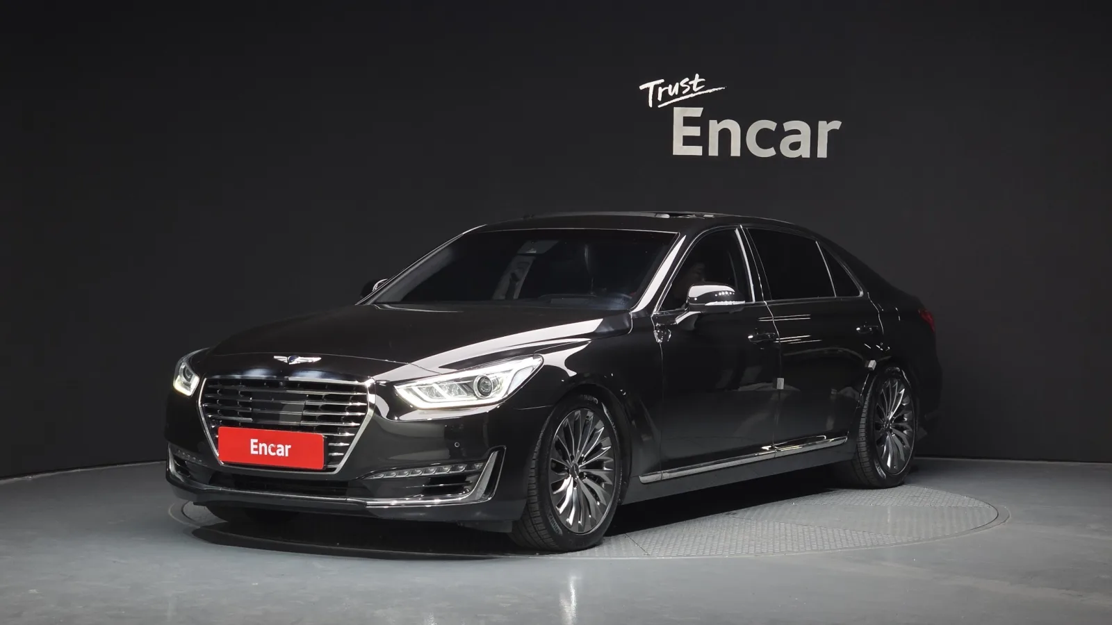 2018 Genesis EQ900