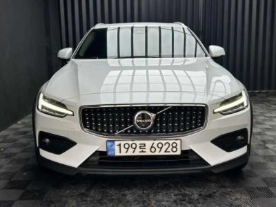 2023 Volvo V60