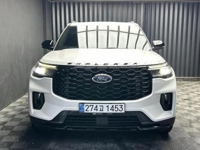 2025 Ford Explorer