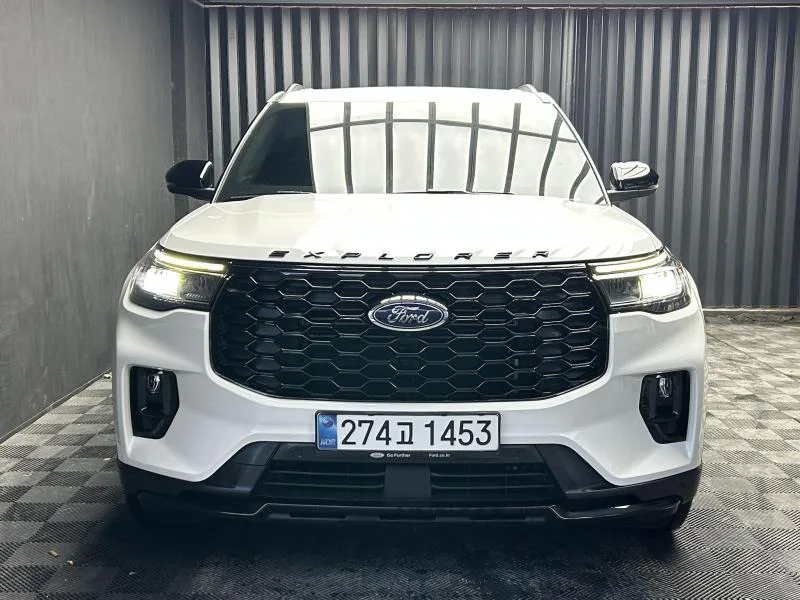 2025 Ford Explorer