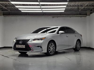 2017 Lexus ES
