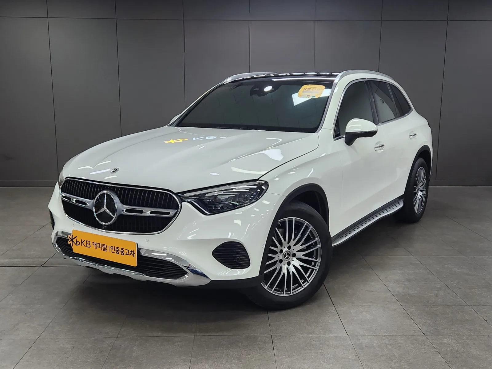 2025 Mercedes-Benz GLC-Class
