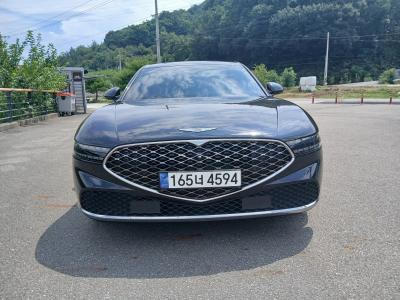 2023 Genesis G90