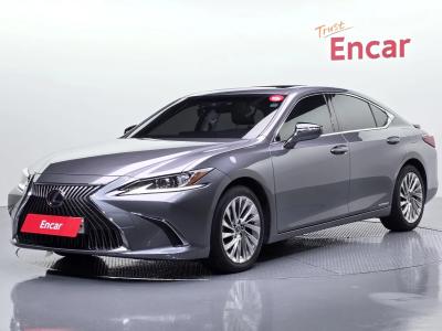 2019 Lexus ES