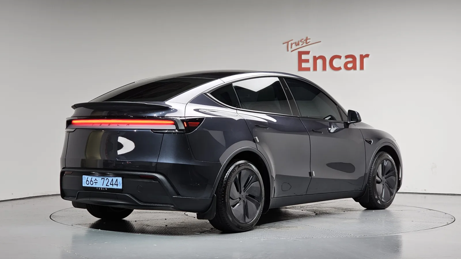 2025 Tesla Model Y