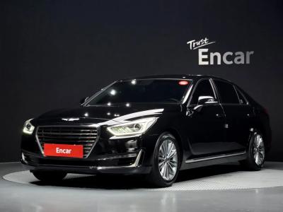 2017 Genesis EQ900