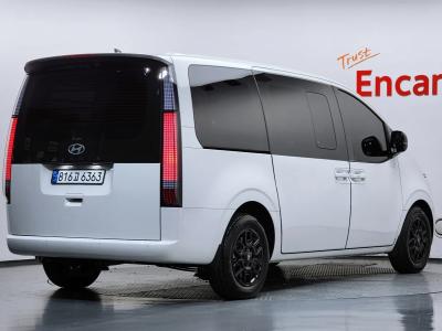 2025 Hyundai Staria