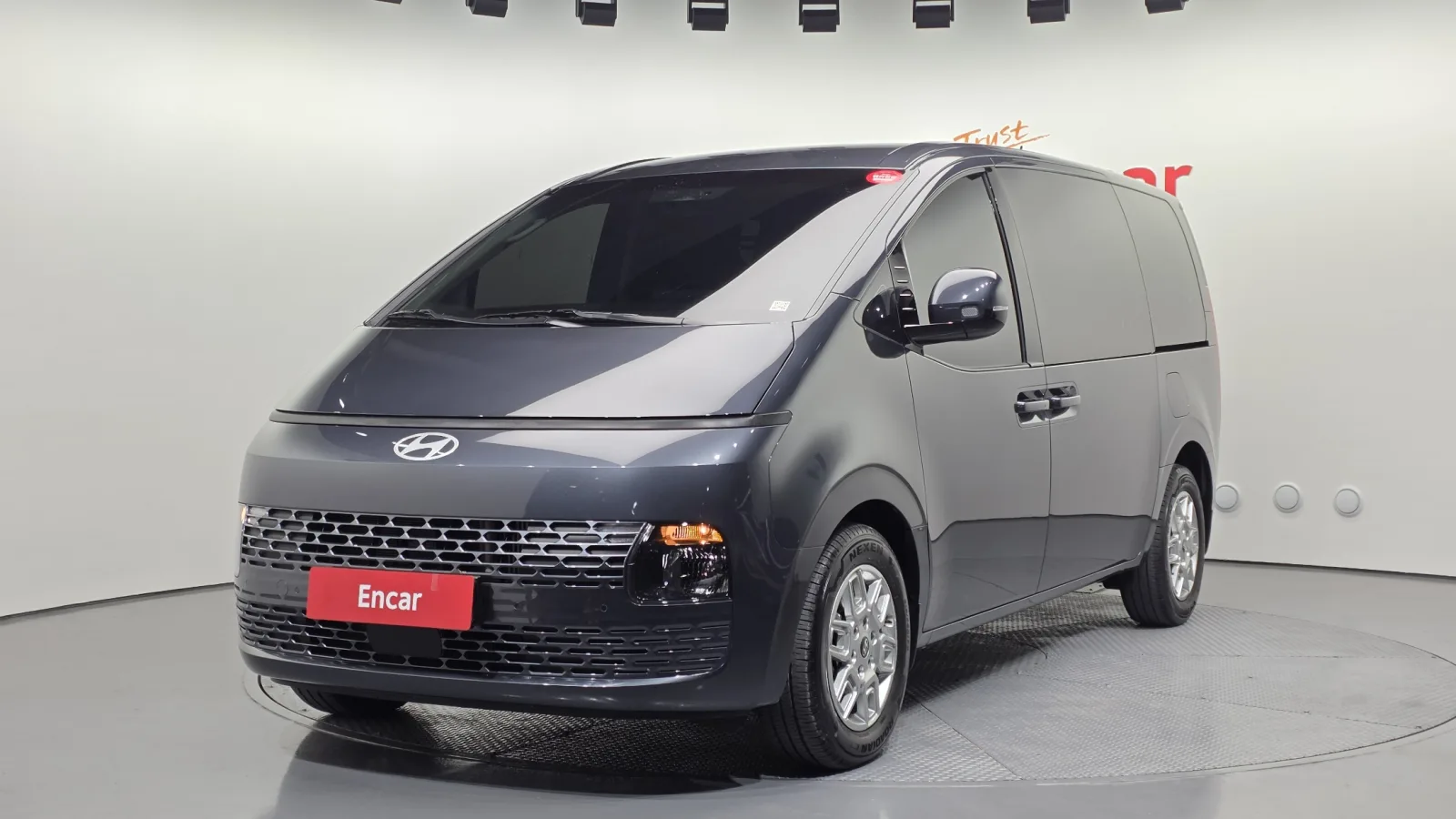 2025 Hyundai Staria