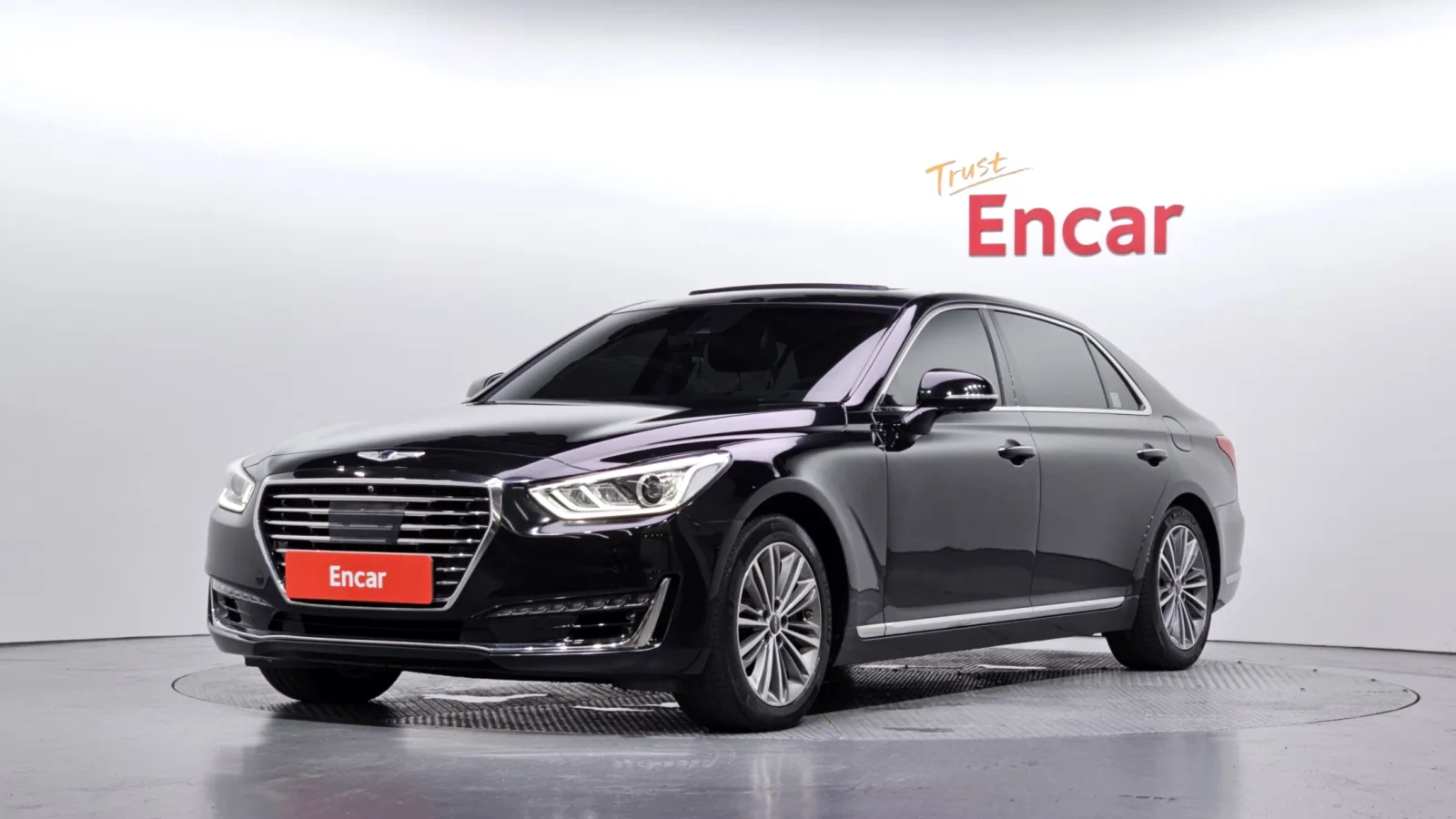 2017 Genesis EQ900
