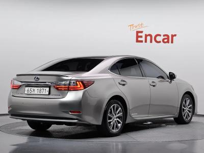 2018 Lexus ES