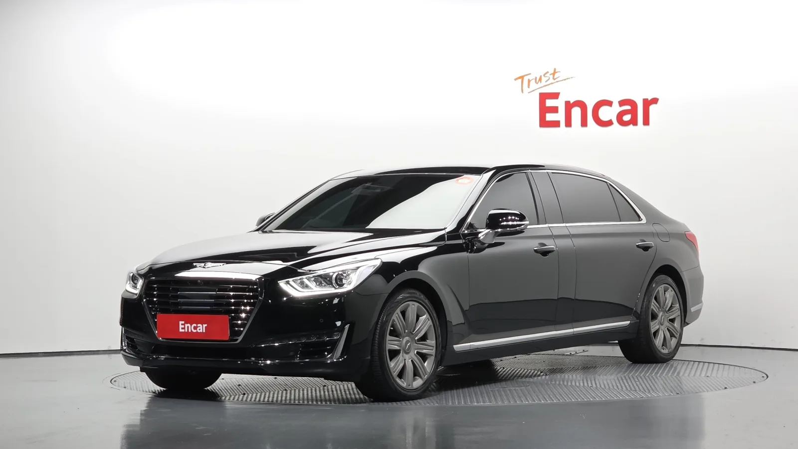 2017 Genesis EQ900