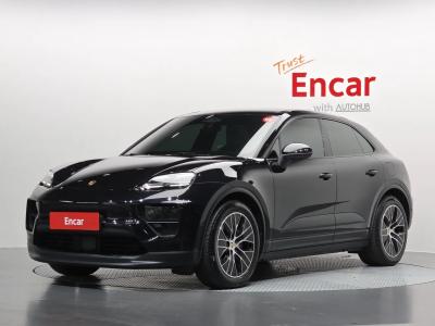 2025 Porsche Macan