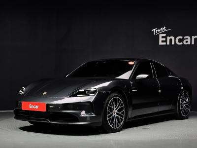 2025 Porsche Taycan