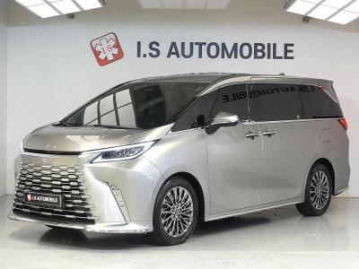 2025 Lexus LM