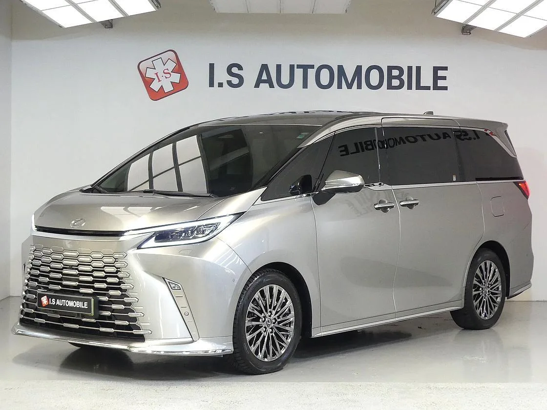 2025 Lexus LM