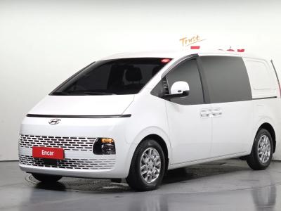 2022 Hyundai Staria