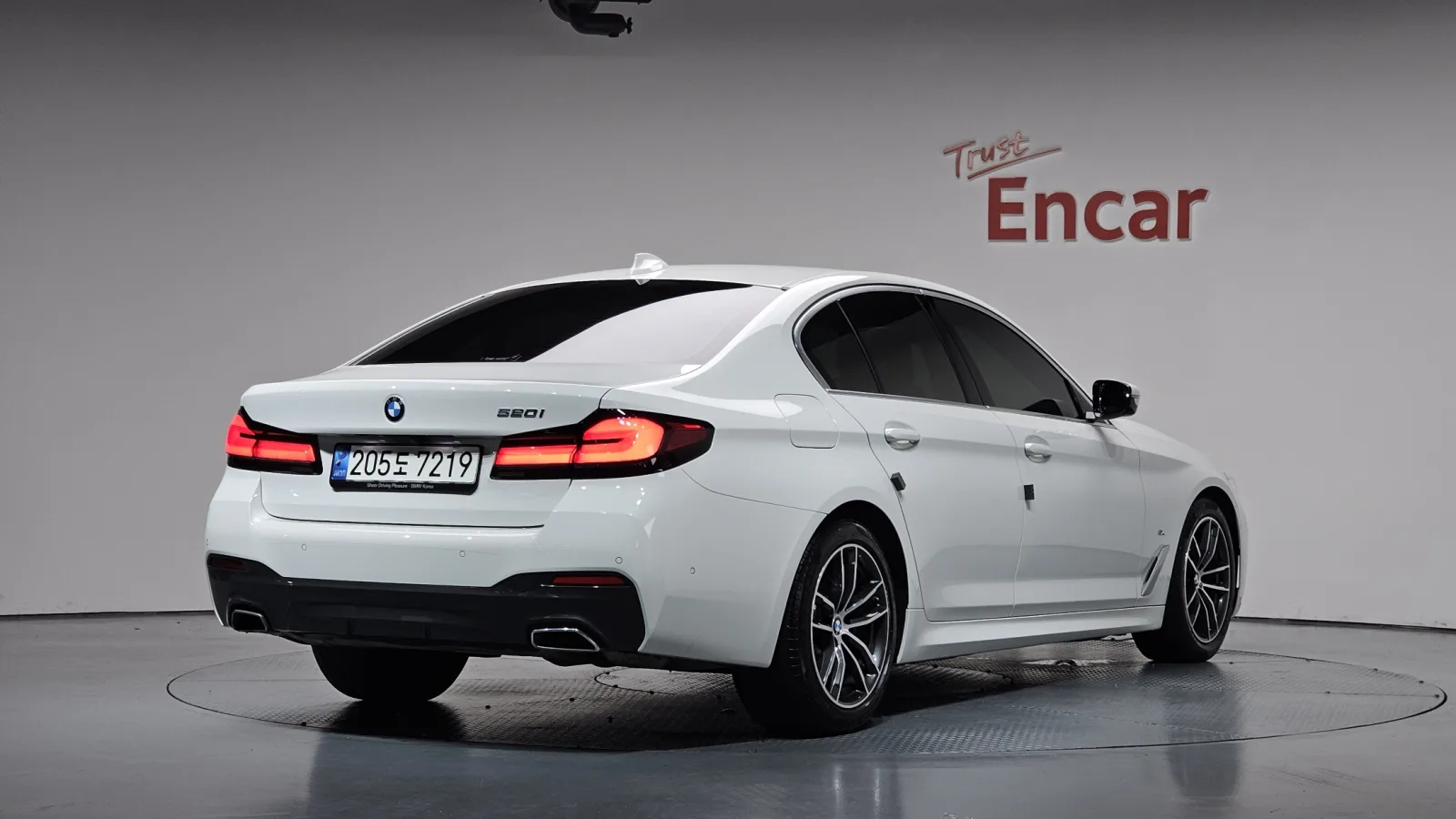 2023 BMW 5-Series
