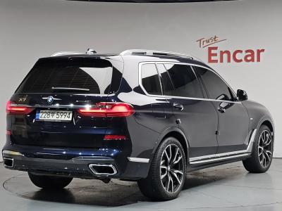 2021 BMW X7