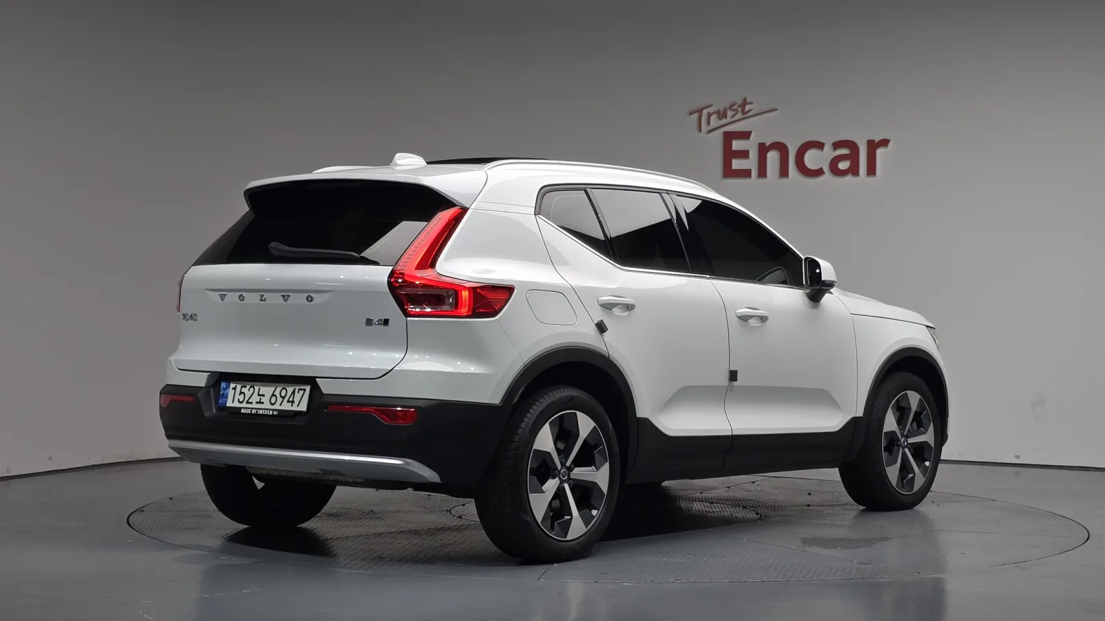2023 Volvo XC40