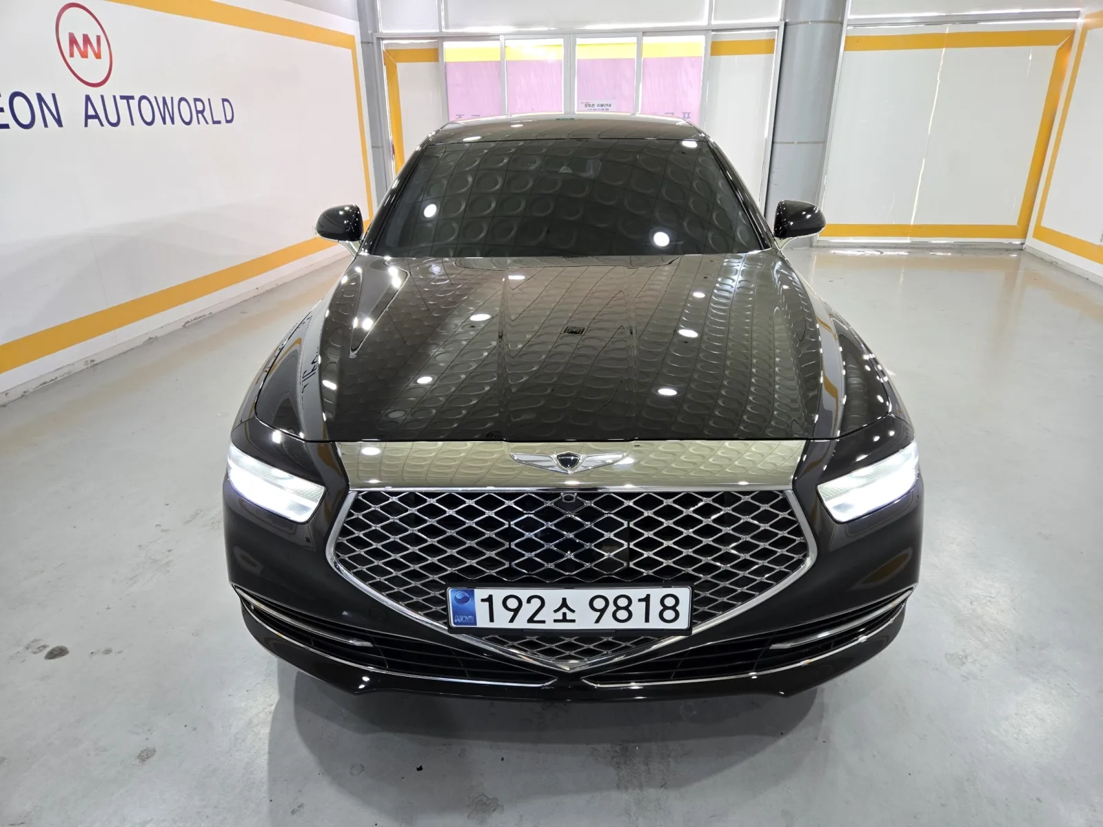 2019 Genesis G90