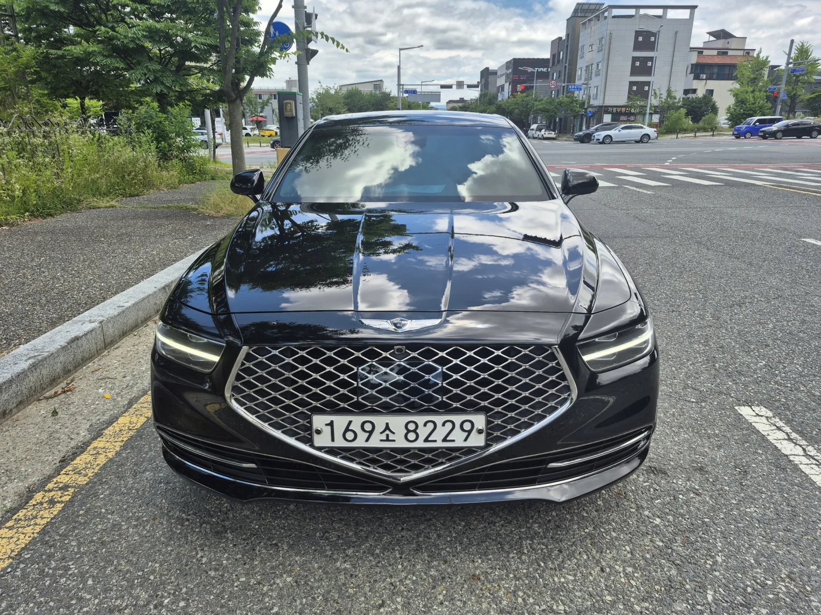 2019 Genesis G90