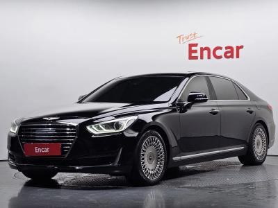 2017 Genesis EQ900