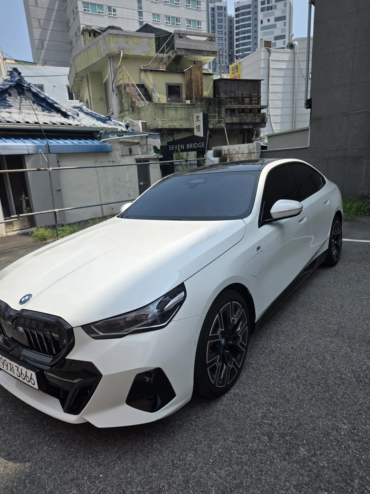 2025 BMW 5-Series