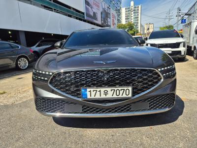 2022 Genesis G90