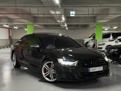 2020 Audi S8