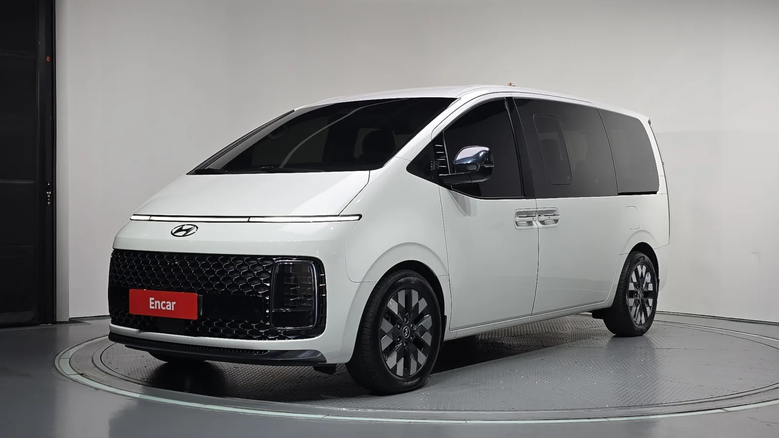 2022 Hyundai Staria