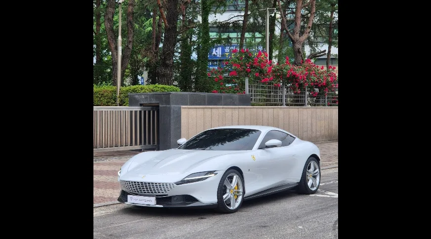 2022 Ferrari Roma