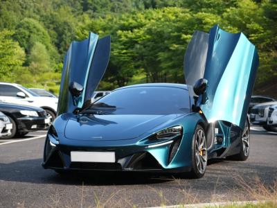 2023 McLaren Artura