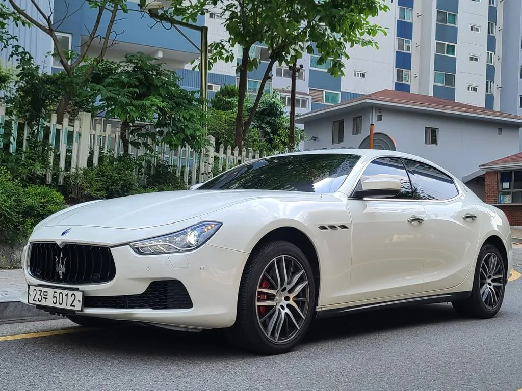 2017 Maserati Ghibli