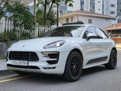 2017 Porsche Macan