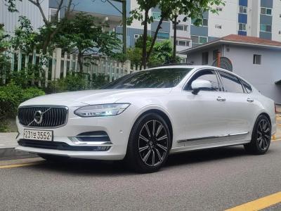 2020 Volvo S90