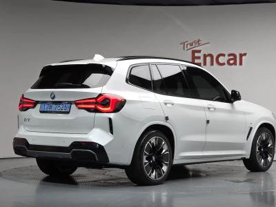2024 BMW iX3